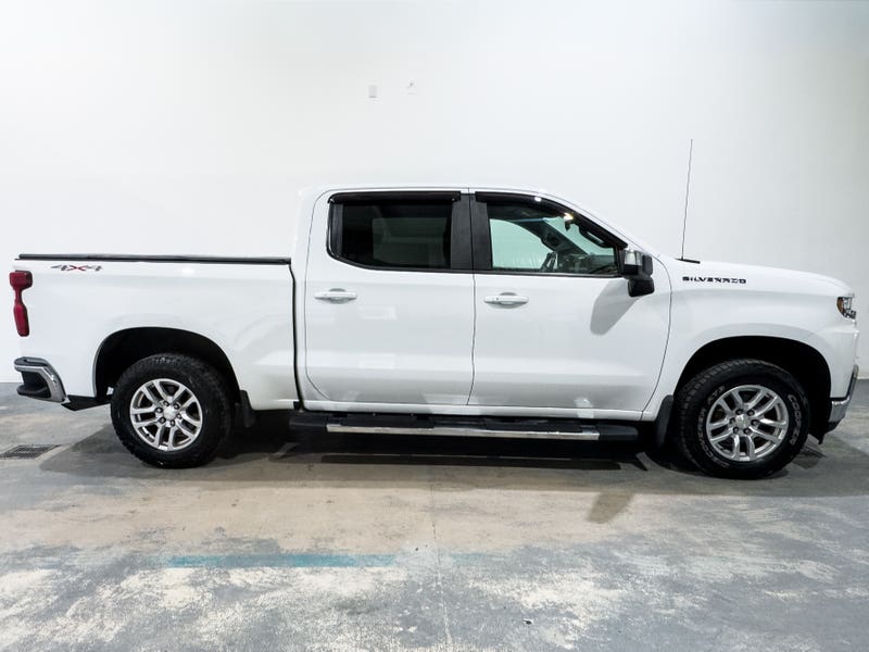 Vehicle photo 3
