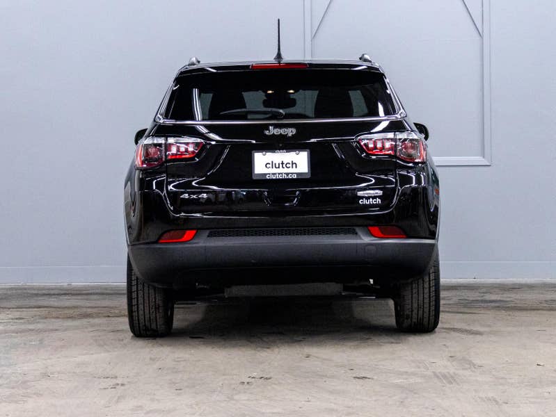 Vehicle photo 4