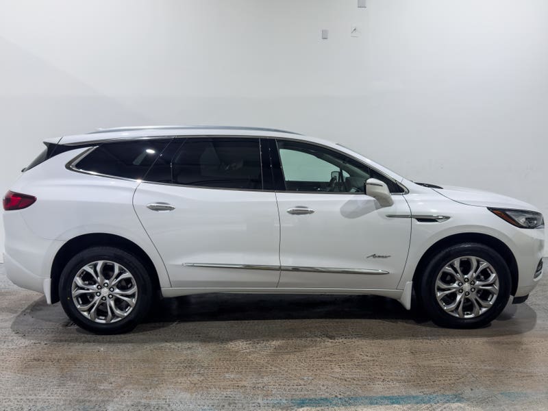 Vehicle photo 3