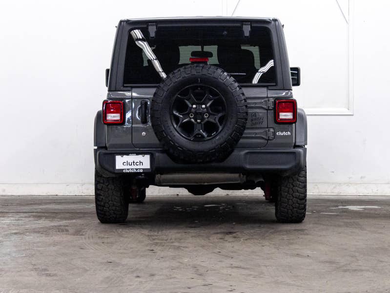 Vehicle photo 4