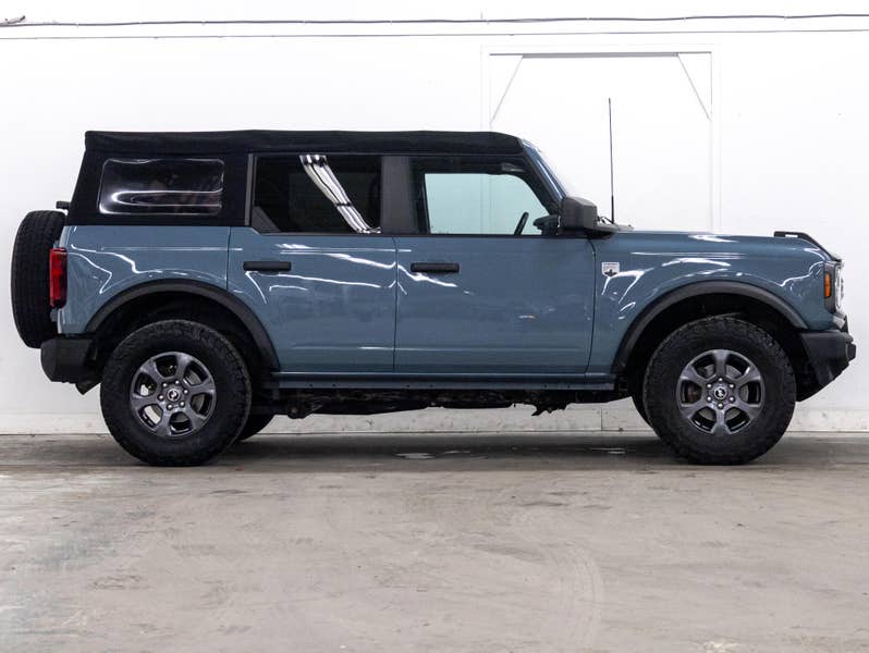 Vehicle photo 3