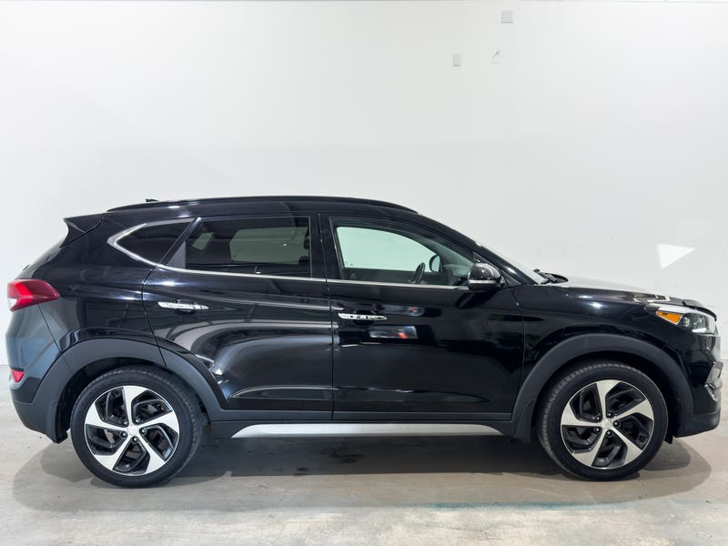 Vehicle photo 3