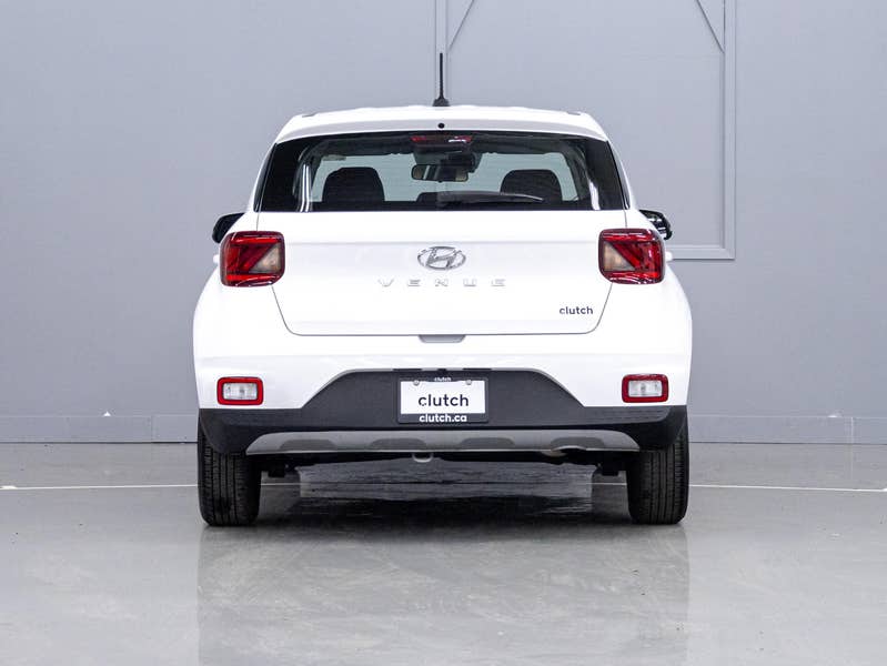 Vehicle photo 4