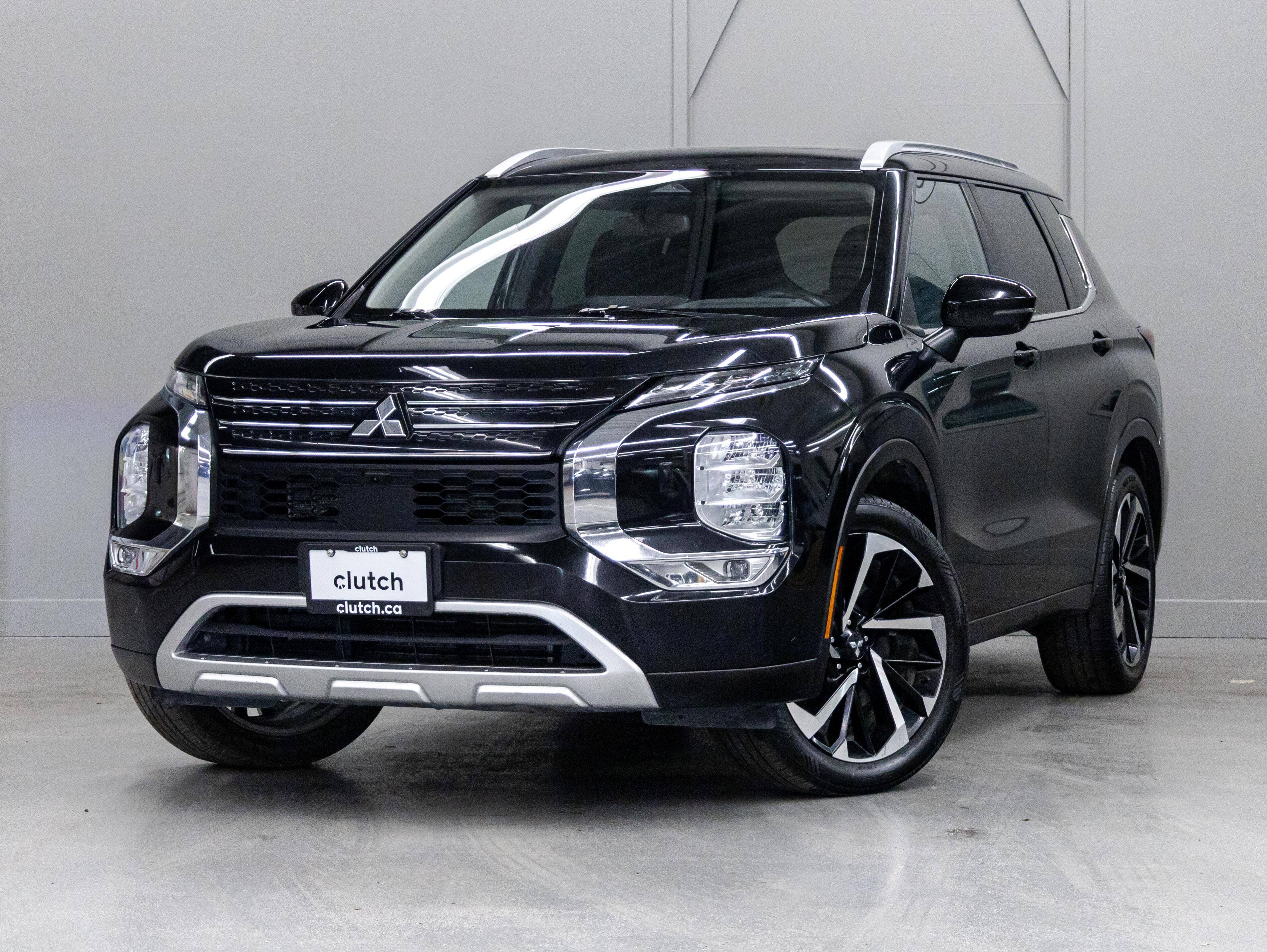 Black 2023 Mitsubishi Outlander SUV / Crossover  Automatic