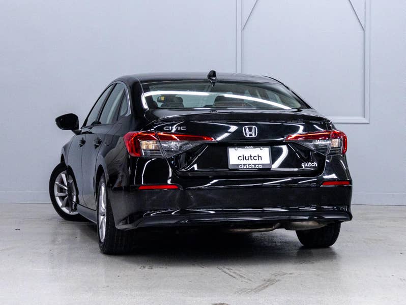 Vehicle photo 4