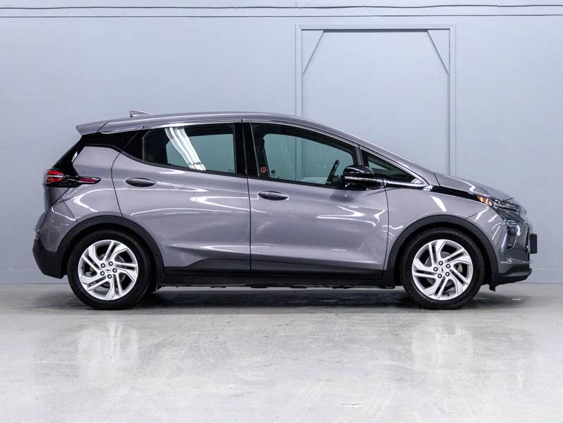 Vehicle photo 3