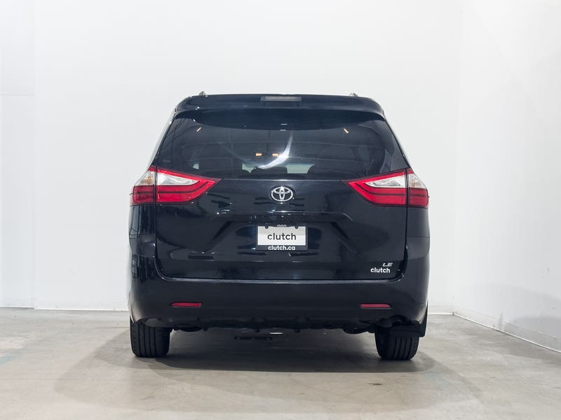 Vehicle photo 4