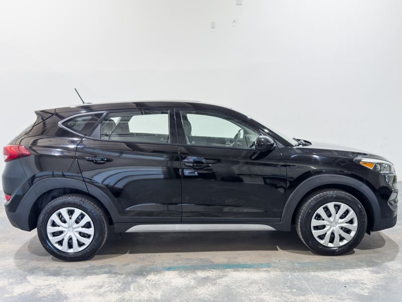 Vehicle photo 3