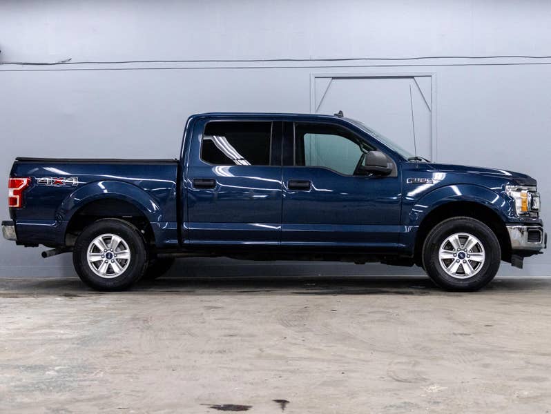 Vehicle photo 3