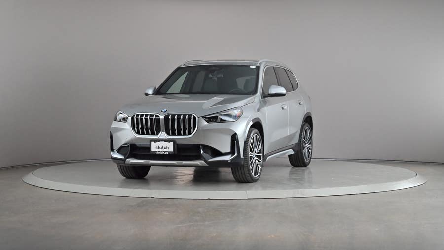 Vehicle photo 2