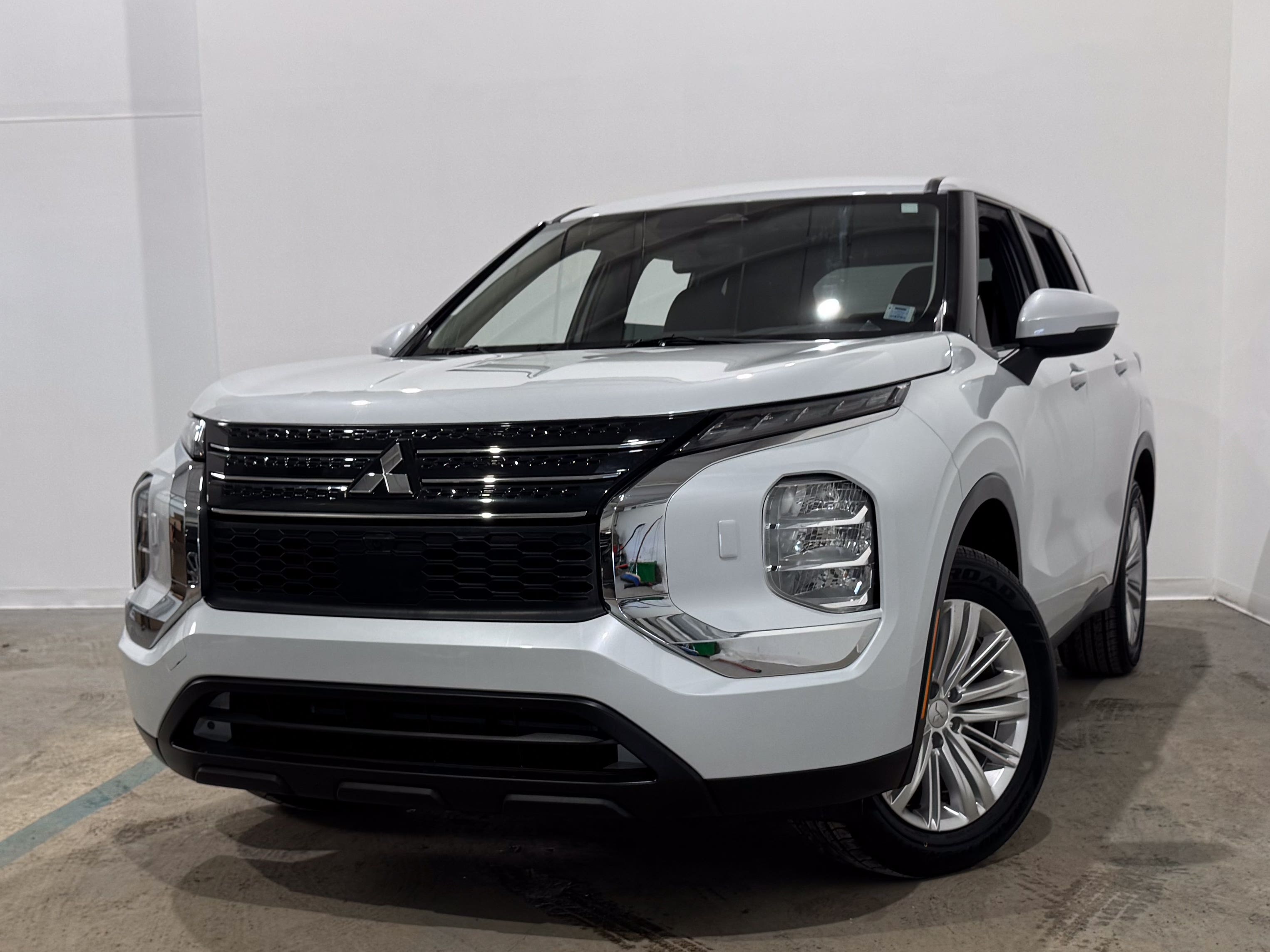 2022 Mitsubishi Outlander ES S-AWC