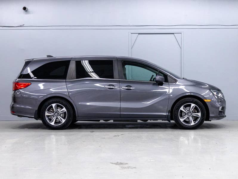 Vehicle photo 3