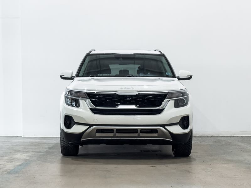 Vehicle photo 2