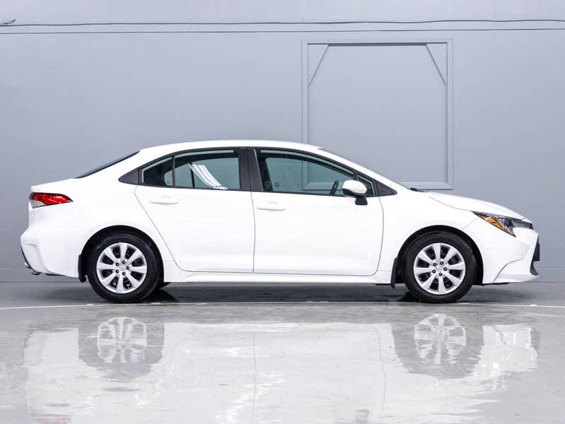 Vehicle photo 3