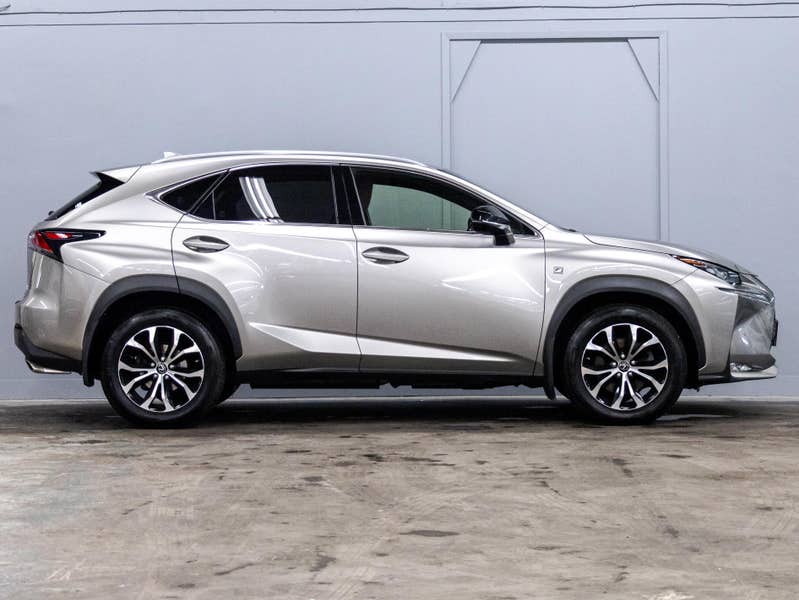 Vehicle photo 3