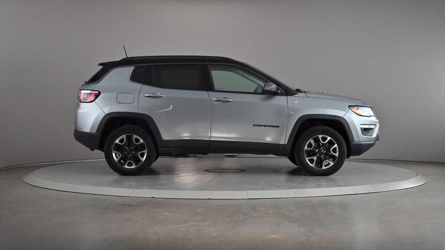 Vehicle photo 4