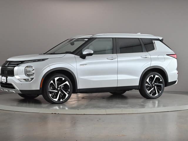 2023 Mitsubishi Outlander PHEV