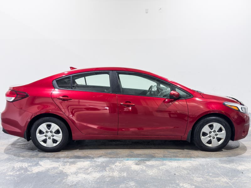 Vehicle photo 3