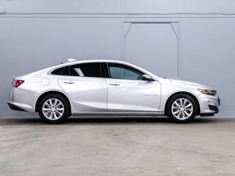 Vehicle photo 3
