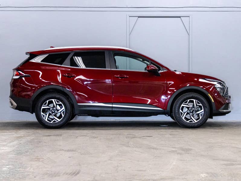 Vehicle photo 3