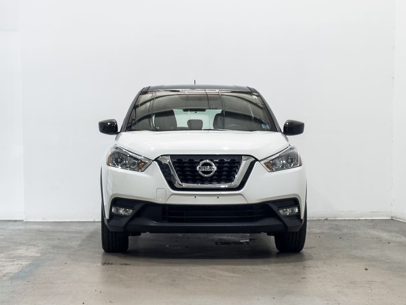 Vehicle photo 2