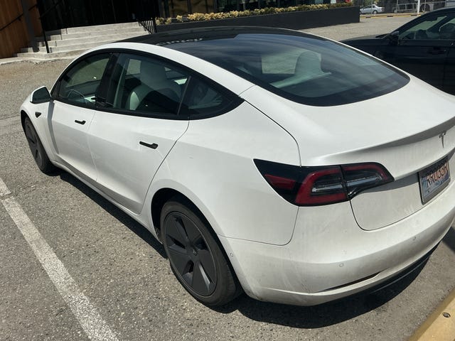 Tesla Model 3 RWD