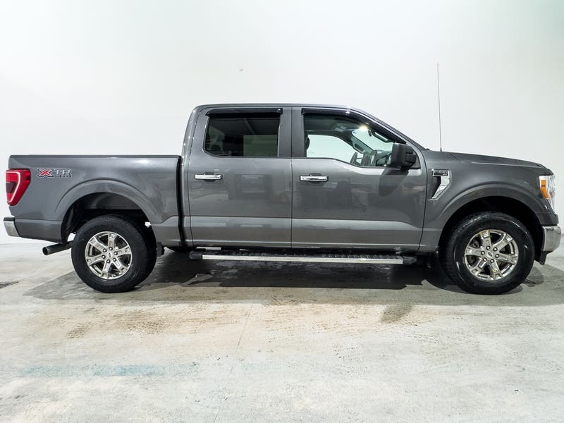 Vehicle photo 3