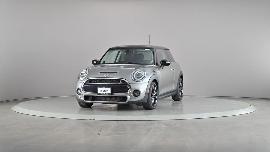 Vehicle photo 2