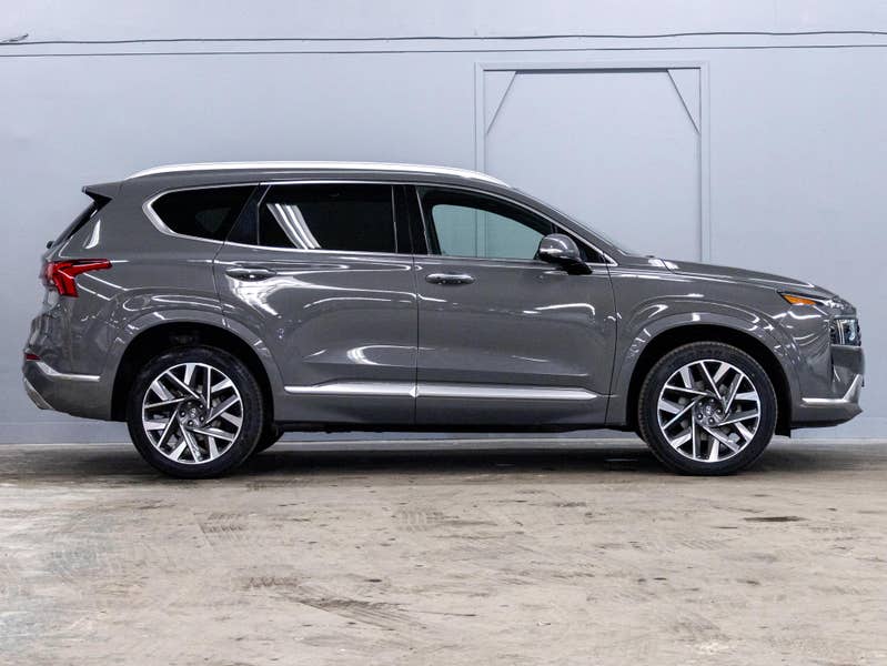 Vehicle photo 3