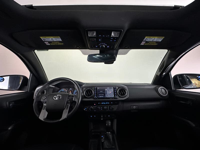 Vehicle photo 4