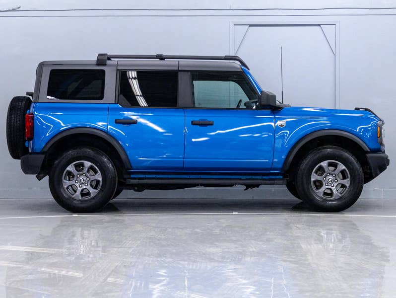 Vehicle photo 3
