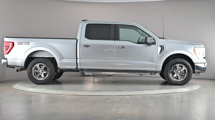 Vehicle photo 4