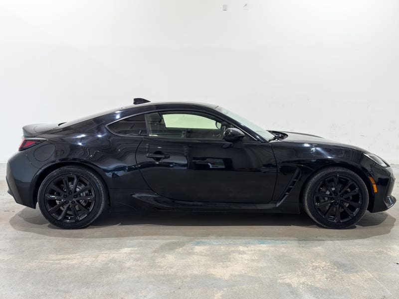 Vehicle photo 3