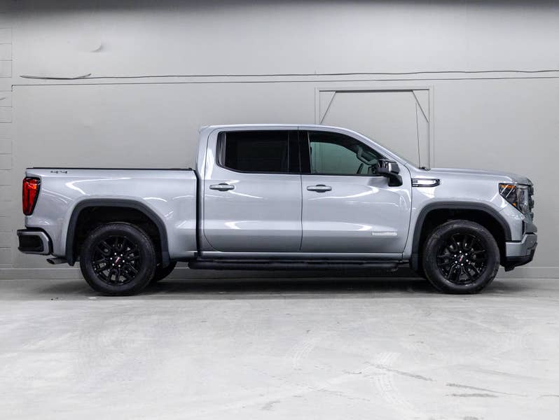 Vehicle photo 3
