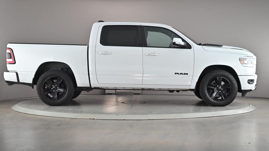 Vehicle photo 3