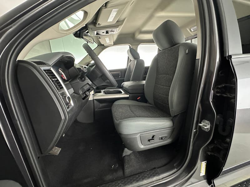 Vehicle photo 1