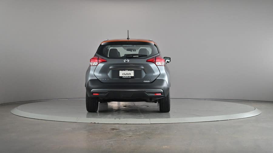 Vehicle photo 3