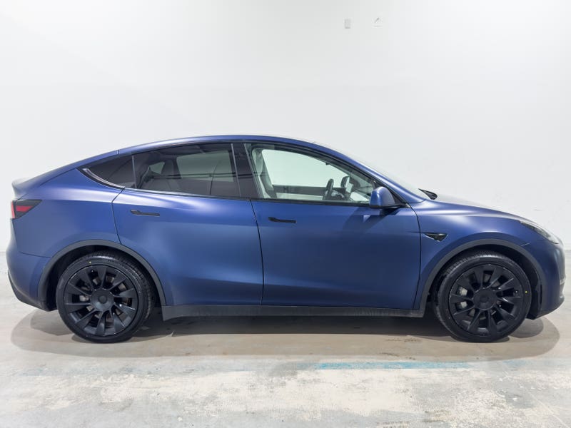 Vehicle photo 3
