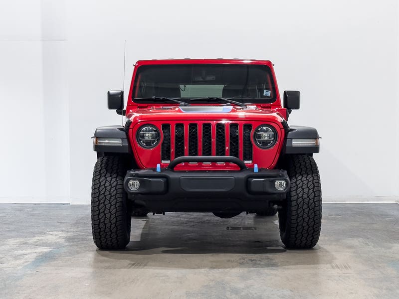 Vehicle photo 2
