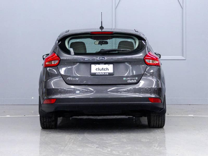 Vehicle photo 4