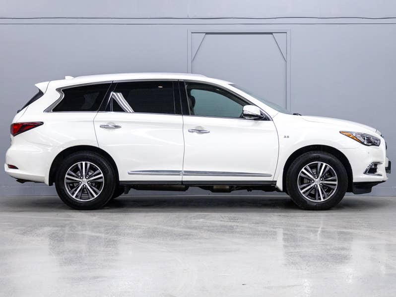 Vehicle photo 3