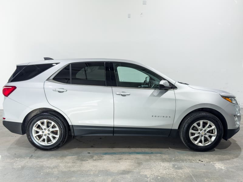 Vehicle photo 3