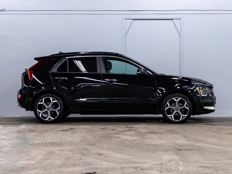 Vehicle photo 3