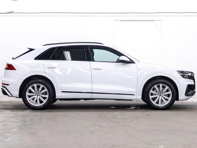 Vehicle photo 3