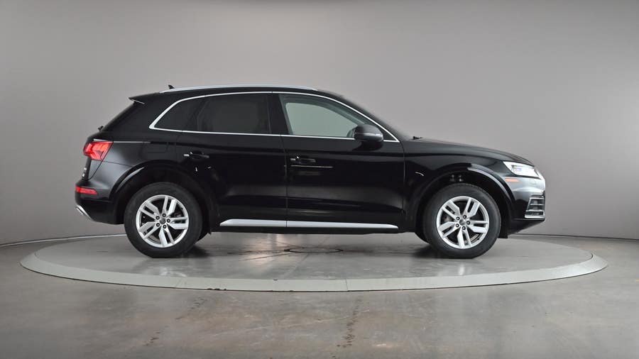 Vehicle photo 4