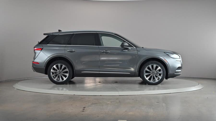 Vehicle photo 4