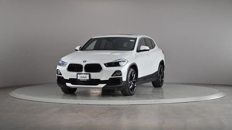 Vehicle photo 2