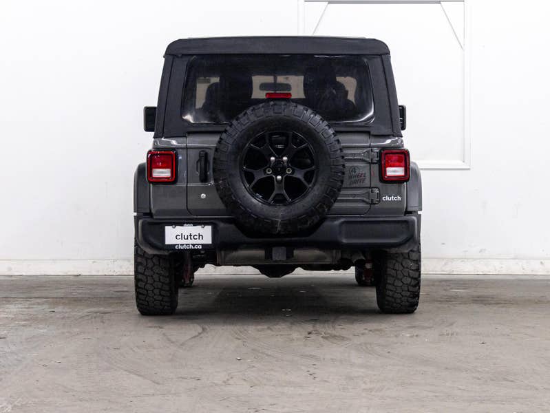 Vehicle photo 4
