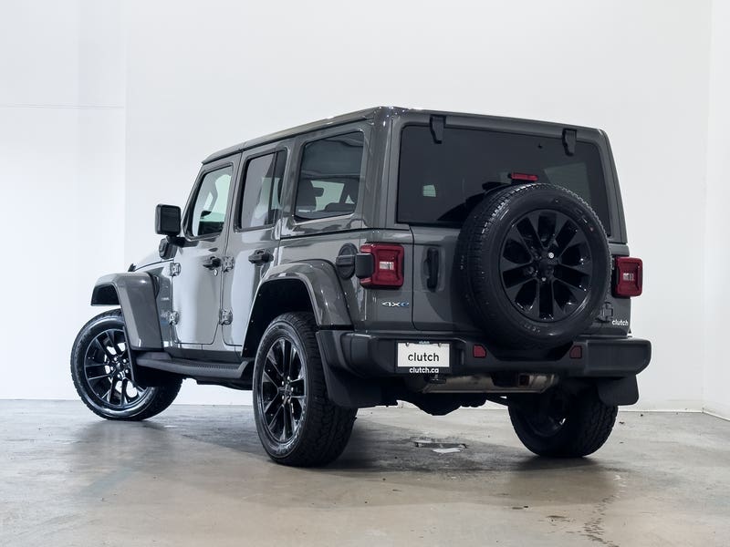 Vehicle photo 4