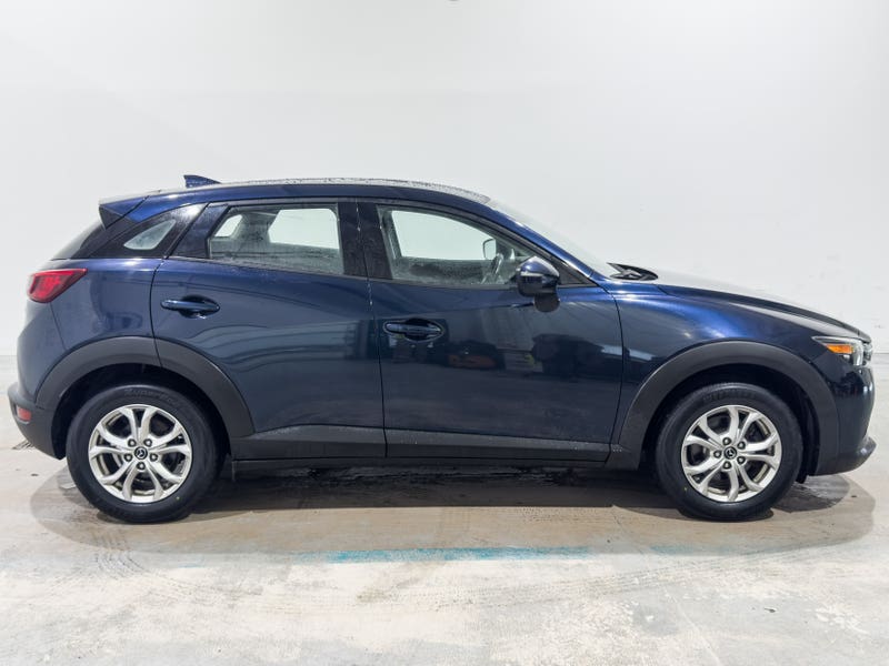 Vehicle photo 3